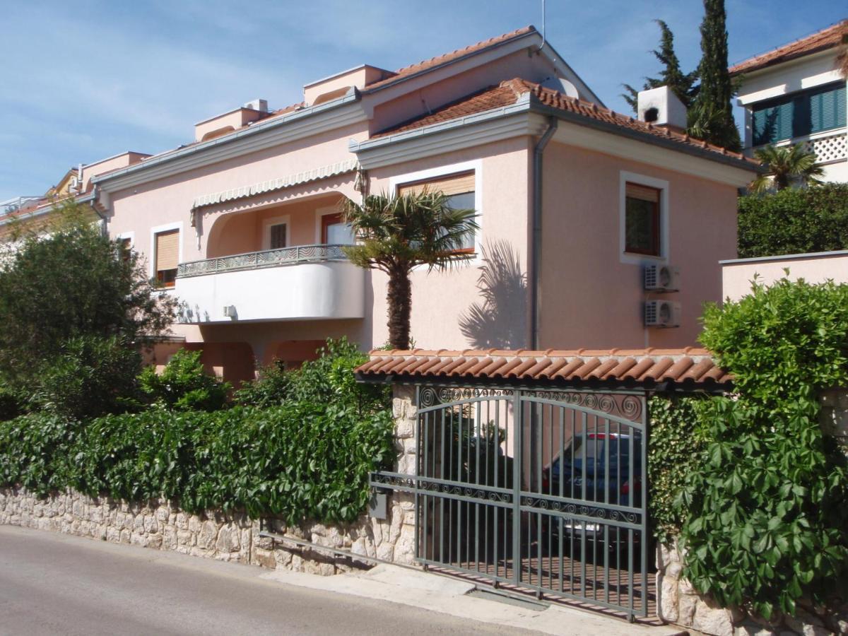Apartment 30 M From The Crikvenica